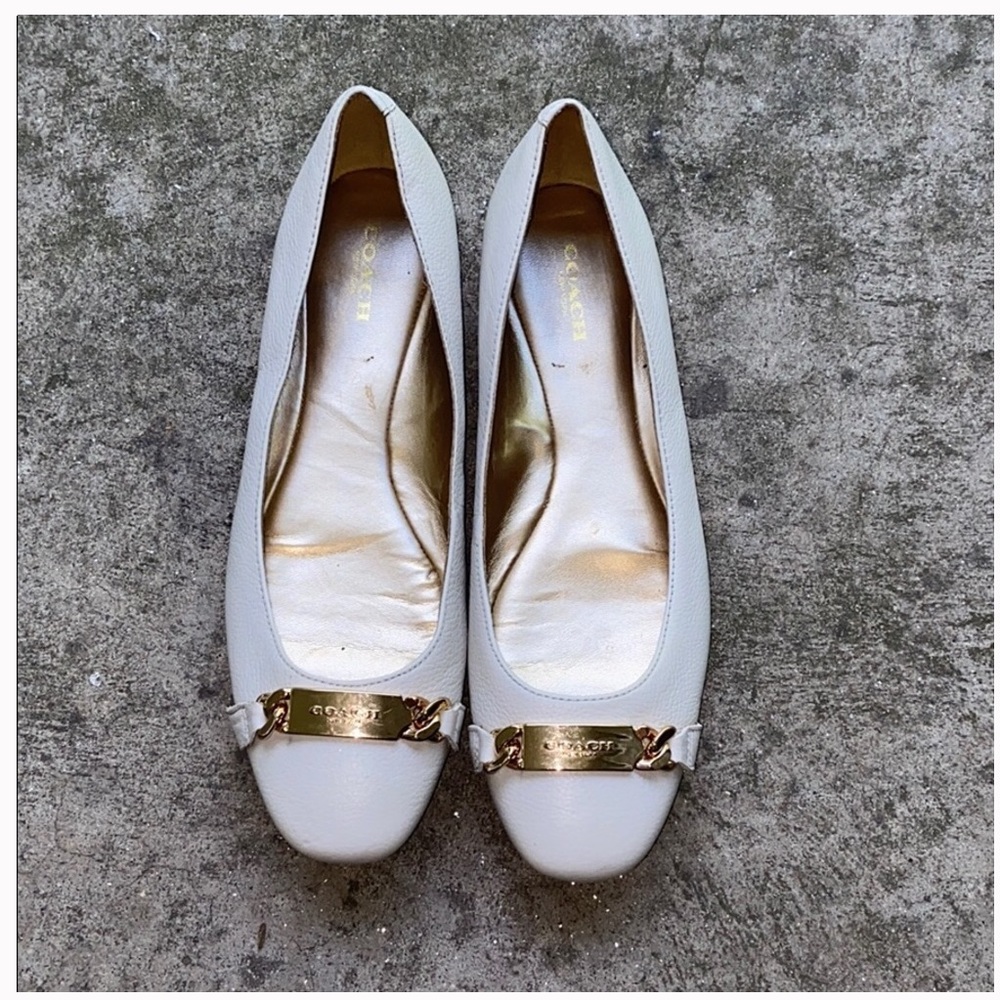 COACH FLATS SALE IS FINAL